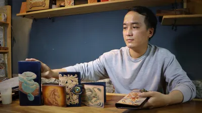 Video: Độc đáo với nghệ thuật điêu khắc trên da bò 