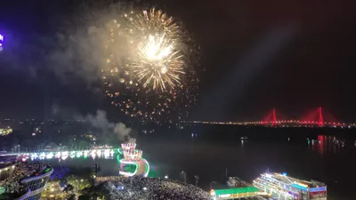 Mãn nhãn với những màn pháo hoa rực rỡ trong đêm giao thừa 2023