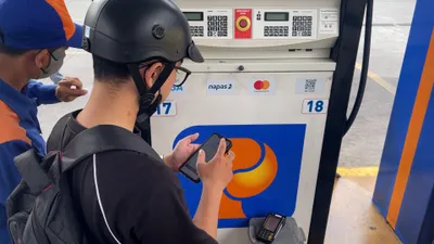 Vì sao nhiều cây xăng ở TP.HCM từ chối chuyển khoản?