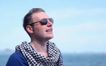 “Chàng Tây” Kyo York hát ca ngợi Hạ Long gây sốt