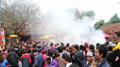 Toát mồ hôi với lễ hội thổi cơm Thị Cấm