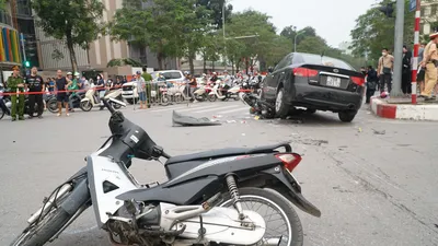 Công an Hà Nội chỉ đạo điều tra làm rõ vụ tai nạn khiến 17 người bị thương