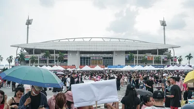 Đường phố Hà Nội kẹt cứng trước giờ BlackPink biểu diễn 