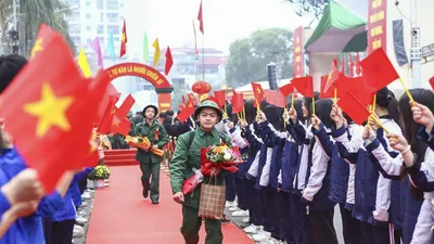 Hình ảnh những tân binh Thủ đô nô nức lên đường nhập ngũ 