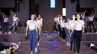 Hoa hậu Việt Nam tổng duyệt trước đêm Người đẹp Thời trang
