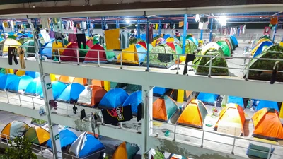 Công nhân “cắm trại” tại nơi làm việc để phòng dịch