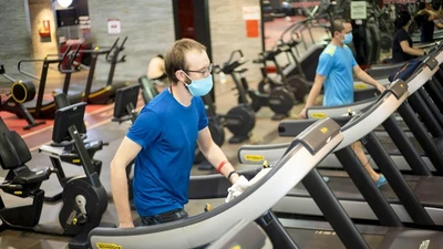 TP.HCM: Phòng gym, tiệm sửa xe, tiệm hớt tóc nhộn nhịp sau Chỉ thị 18 