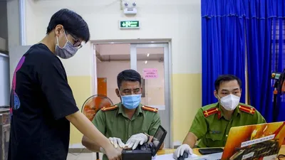 Người tạm trú ở TP.HCM vui khi làm CCCD sau nới lỏng giãn cách