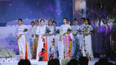 Rực rỡ đêm khai mạc Lễ hội áo dài 2022