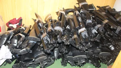 Kiện hàng súng trường ngụy trang trong vỏ bọc máy tiện