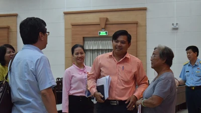 Đầu tư cả ngàn tỉ chống ngập, sao TP vẫn cứ ngập nặng?