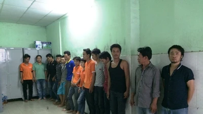 Đặc nhiệm đóng giả công nhân 'đột kích' sới bạc trong khu chế xuất 