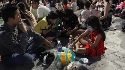 Ăn uống, tụ tập mất trật tự ở phố đi bộ sẽ bị xử lý