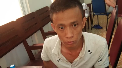 Giật điện thoại của phụ nữ, tên cướp té xe