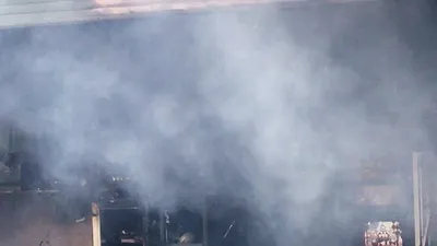 Cháy dữ dội cửa hàng gốm, đồ thờ ở đường Nguyễn Chí Thanh