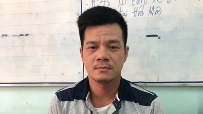 Bắt người cha dẫn con đi ăn trộm khắp nơi ở TP.HCM