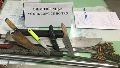 Dân mang súng K59, 36 viên đạn đến phường giao nộp