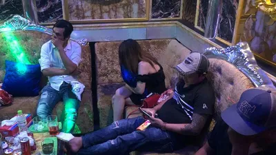 Công an kiểm tra quán bar, phát hiện người bị truy nã