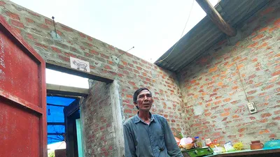 Một số người dân Quảng Ngãi săn lùng ‘ngói nát’ lợp nhà