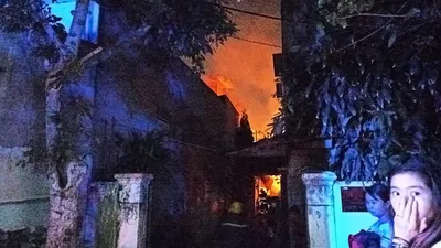 Gò Vấp: Xưởng gỗ ở khu dân cư bốc cháy dữ dội