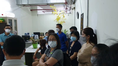 Cháy nổ chung cư, chuông không kêu, dân thoát hiểm bằng thang máy