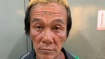 Khởi tố, tạm giam ông xe ôm ‘cướp cạn’ ở Bến xe Miền Tây