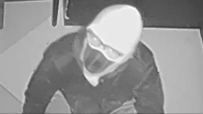 Nấp trong nhà vệ sinh siêu thị nhiều giờ để trộm trang sức 250 triệu