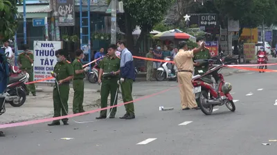 Qua đường khi đi mua đồ ăn sáng, người đàn ông bị xe rác tông tử vong