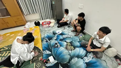 Nhóm nam nữ thanh niên thuê phòng, mua ma túy để ‘bay lắc’ ở Tân Bình