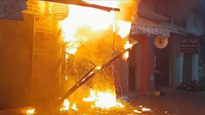 Cháy nhà hẻm đường Lê Văn Sỹ, cả gia đình leo lầu thoát nạn