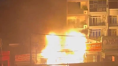 Cháy nhà ở Tân Bình lúc 1 giờ sáng, 6 người chạy kịp