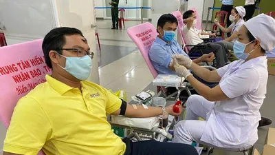 Khối Dân - Chính - Đảng TP.HCM hiến máu mùa dịch COVID-19