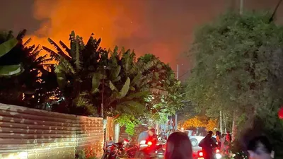 Cháy xưởng gỗ ở quận 12, nhiều tài sản bị thiêu rụi 