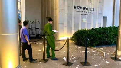 2 người vội rời đi sau khi 1 người nước ngoài tử vong bất thường tại khách sạn