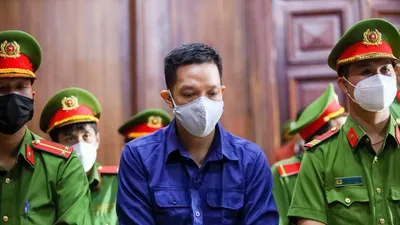 Lời khai ban đầu của 2 bị cáo vụ bé gái 8 tuổi bị bạo hành đến chết