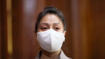 Vụ bé gái 8 tuổi bị bạo hành đến chết: HĐXX bác đề nghị trả hồ sơ của luật sư, tiếp tục xét xử