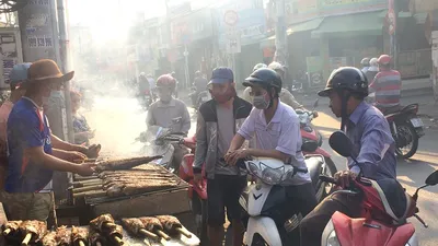 “Phố cá lóc” hốt bạc ngày vía Thần Tài