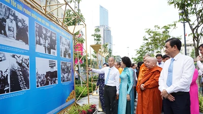 Triển lãm ảnh 90 năm lịch sử Mặt trận tổ quốc Việt Nam