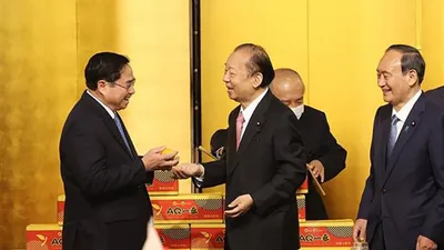Thủ tướng Phạm Minh Chính tiếp cựu Thủ tướng Nhật Bản Suga Yoshihide