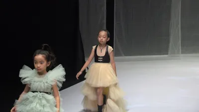 Hơn 350 mẫu nhí trên sàn diễn Vietnam Junior Fashion Week