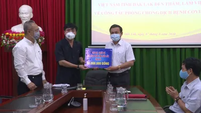 Bí thư Đắk Lắk thăm, tặng quà ở khu cách ly phòng dịch