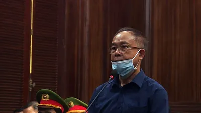 Ông Nguyễn Thành Tài bật khóc tại tòa khi nói lời sau cùng