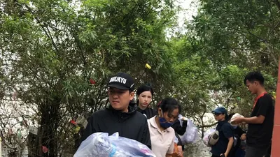 ‘Nghệ sĩ chúng tôi sẽ luôn hướng về đồng bào'