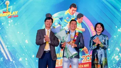 Video: Cầu thủ Nguyễn Nhớ đăng quang Fair Play 2020