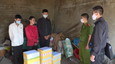 Video: Thanh niên 20 tuổi lôi kéo 2 học sinh chế tạo pháo nổ 