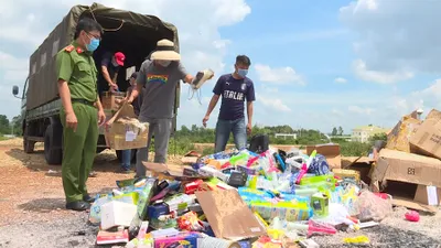 Video: Tiêu hủy số lượng lớn hàng hóa không rõ nguồn gốc