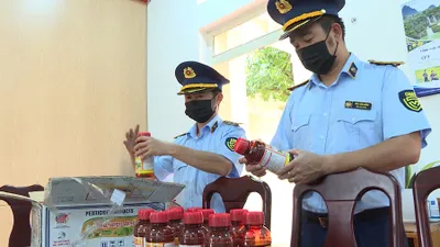 Video: Bắt cơ sở kinh doanh thuốc bảo vệ thực vật chứa chất cấm