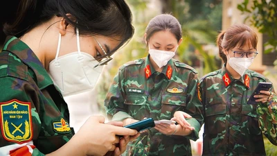Video: Lời tâm sự của những 'bóng hồng’ Học viện Quân y trước khi rời TP.HCM