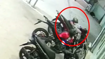 Video: Thanh niên trộm 2 xe máy trong vòng 30 phút