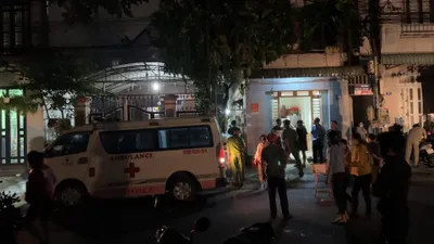 Video: Một người bị điện giật tử vong, nghi do vừa sạc pin vừa bấm điện thoại